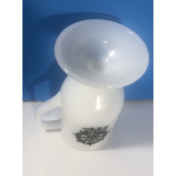 The Boston Half Shell -vintage White Milk Glass Pedestal D Handle Mug - Picture 2 of 3